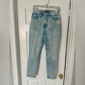 Abercrombie Curve Love High Rise Mom Jean size 27